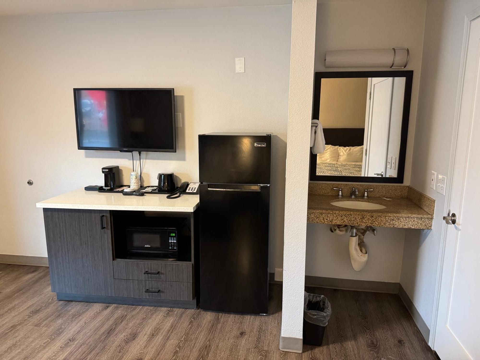 Econo Lodge Vancouver Extérieur photo