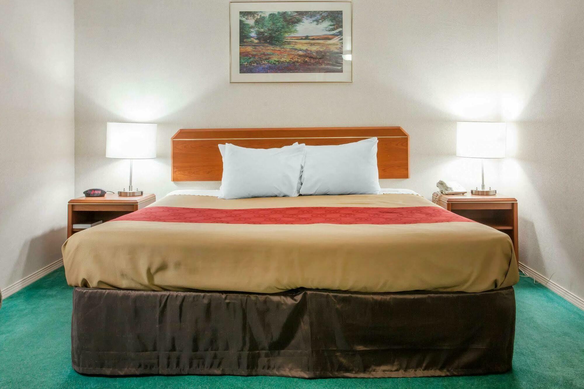 Econo Lodge Vancouver Extérieur photo